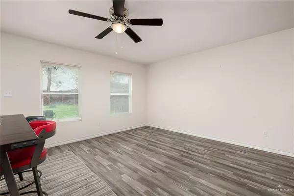 513 Eastwood LN, Edinburg, TX 78542