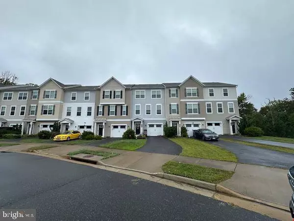 1504 HUDGINS FARM CIR, Fredericksburg, VA 22408