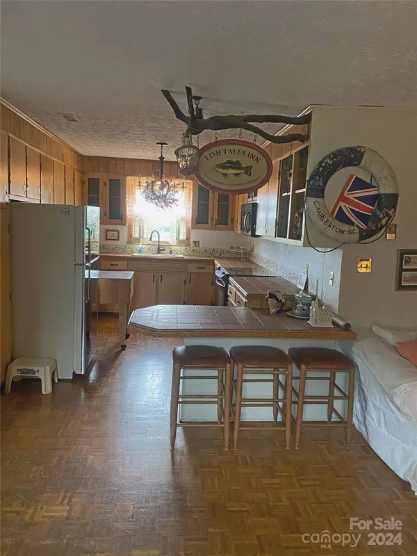 4334 Coble LN, Hudson, NC 28638