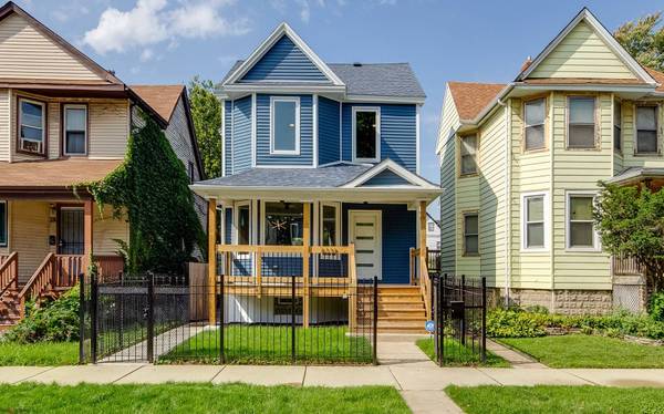 8238 S East End Avenue, Chicago, IL 60617