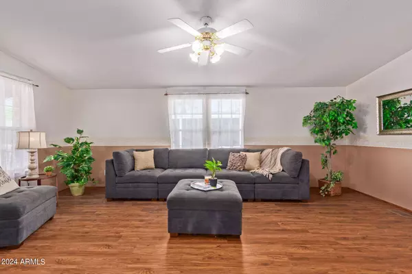 120 N VAL VISTA Drive #70, Mesa, AZ 85213