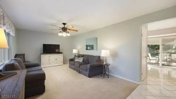 17 Pierson Dr, Hillsborough Twp., NJ 08844