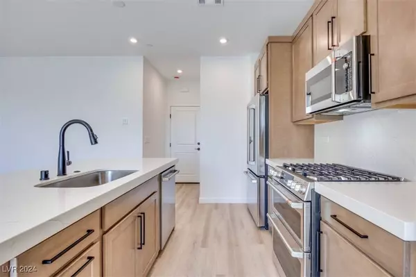 11911 Vector Ray Avenue, Las Vegas, NV 89138