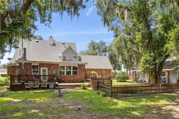 160 REGINA DR, Belle Chasse, LA 70037