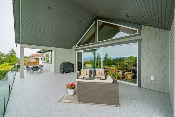 3708 Overlook Dr, Nanaimo, BC V9T 1M6