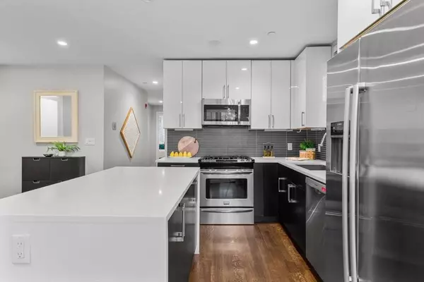 34 Chestnut Ave #101, Boston, MA 02130