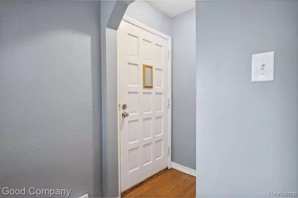 23110 NORWOOD Street, Oak Park, MI 48237