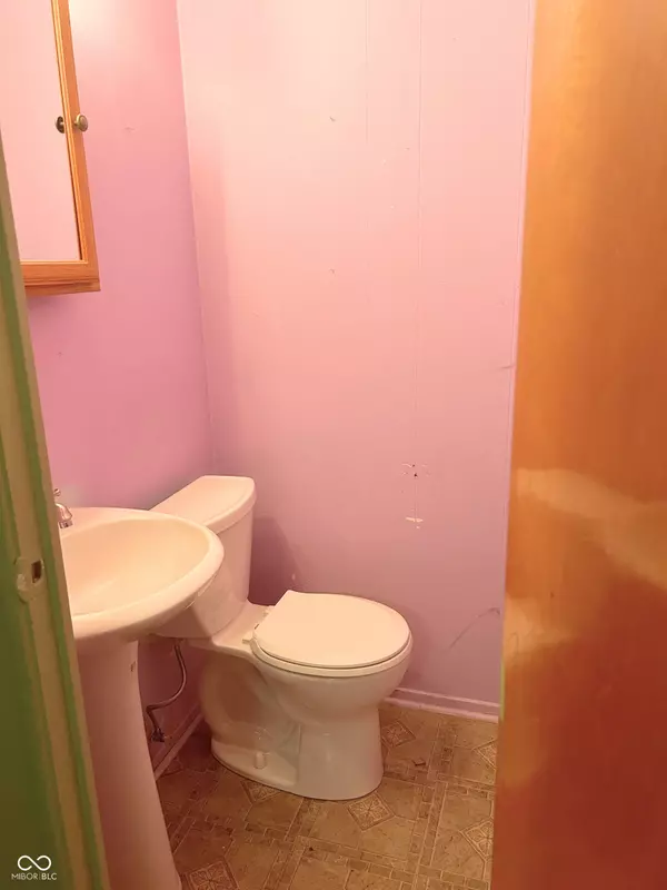 107 Brunswick DR, Greenwood, IN 46143