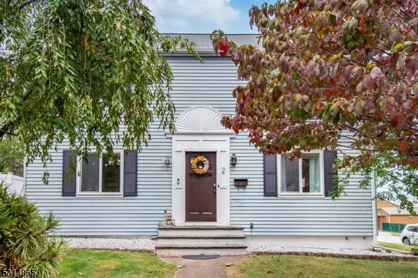 2 Fernwood Ct, Clifton City, NJ 07011