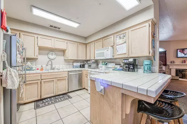 2762 N Knoll Avenue, Fresno, CA 93722