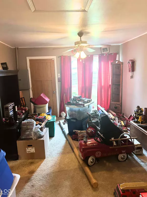 107 Brunswick DR, Greenwood, IN 46143