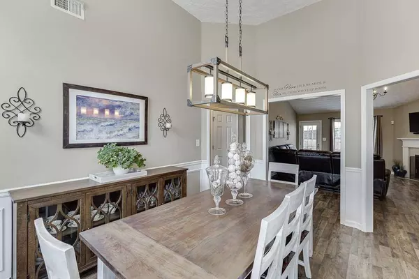 5610 Chinook CT, Flowery Branch, GA 30542