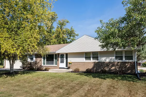 1924 W Edward, Glendale, WI 53209