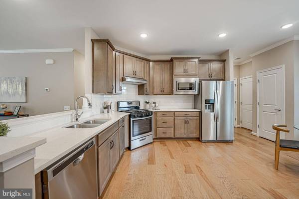 21899 HAWKSBILL HIGH CIR, Sterling, VA 20164