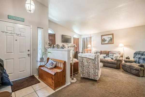 2762 N Knoll Avenue, Fresno, CA 93722