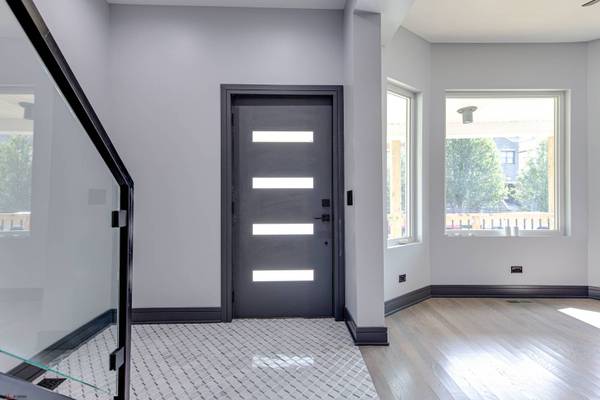 8238 S East End Avenue, Chicago, IL 60617