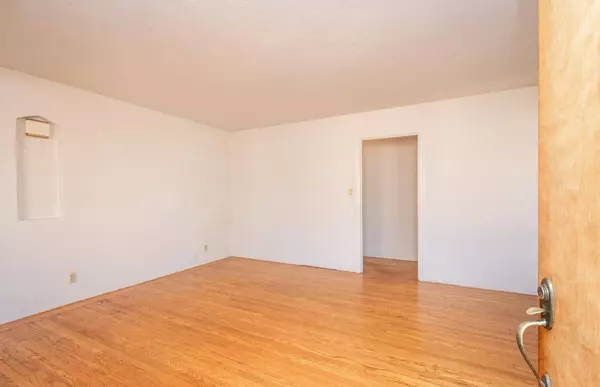 1077 58th ST, Sacramento, CA 95819