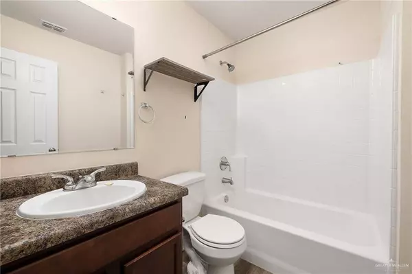 513 Eastwood LN, Edinburg, TX 78542