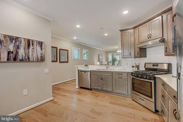 21899 HAWKSBILL HIGH CIR, Sterling, VA 20164