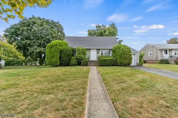 11 Paranya Ct, Clifton City, NJ 07013