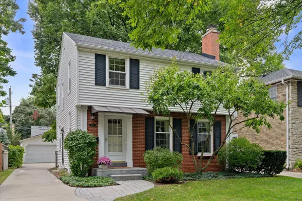 5265 N Shoreland, Whitefish Bay, WI 53217