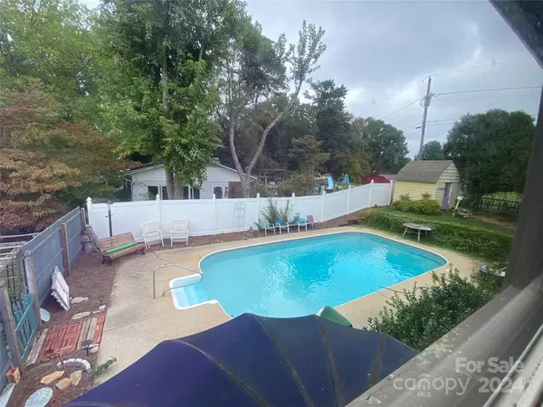 4334 Coble LN, Hudson, NC 28638