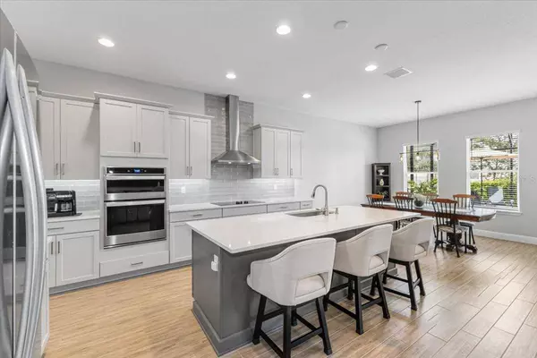 15130 LAKE BESSIE LOOP, Winter Garden, FL 34787