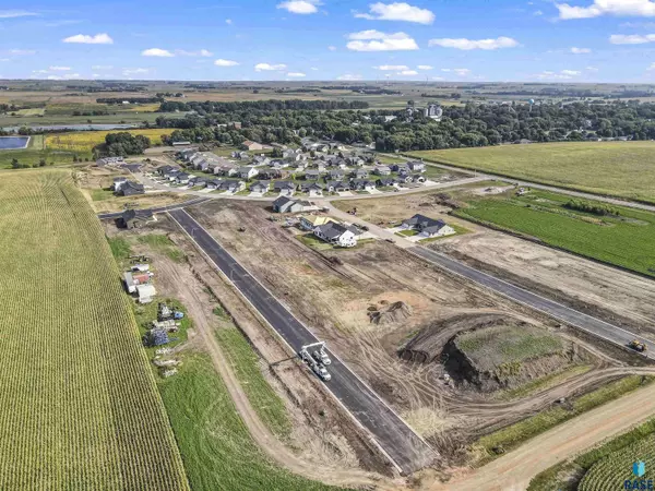 907 Sunset St, Valley Springs, SD 57068