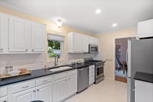 5265 N Shoreland, Whitefish Bay, WI 53217