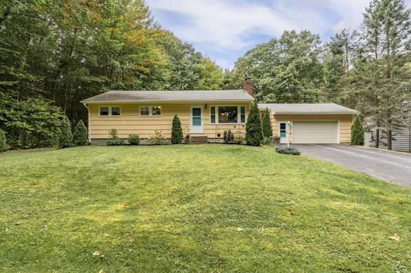 19 Harriette ST, Falmouth, ME 04105