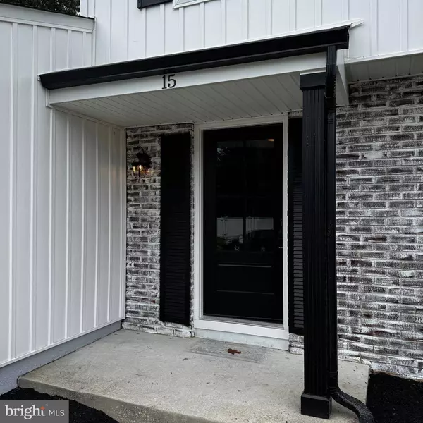 15 BRIAR CREEK RD, Sicklerville, NJ 08081