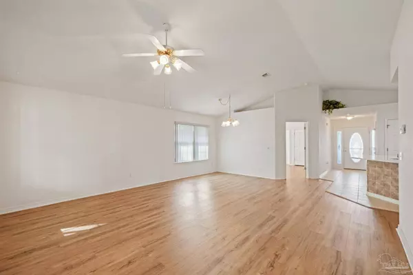 9616 Leeward Way, Navarre, FL 32566