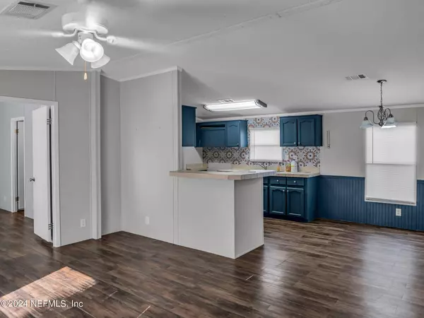 160 TANNER RD, Florahome, FL 32140