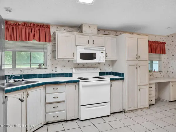 162 TANNER RD, Florahome, FL 32140