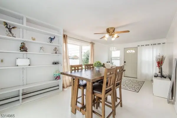 2 Fernwood Ct, Clifton City, NJ 07011