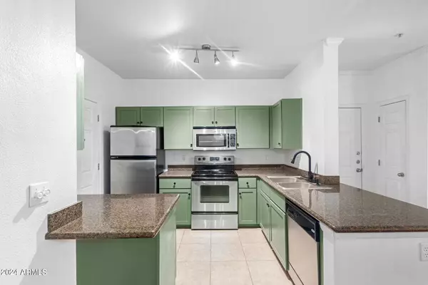 5345 E VAN BUREN Street #317, Phoenix, AZ 85008