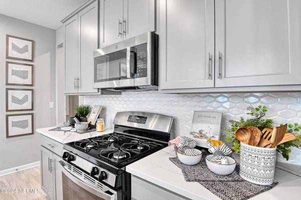 8229 CEDAR RUN LN, Jacksonville, FL 32220