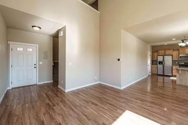 675 S Taylor Ct, Molalla, OR 97038-7411