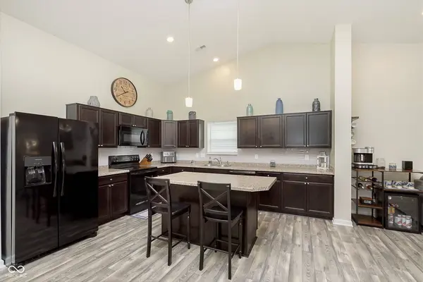 10242 Falls Canyon LN, Indianapolis, IN 46229