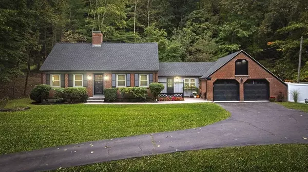 184 Perkins Row, Topsfield, MA 01983