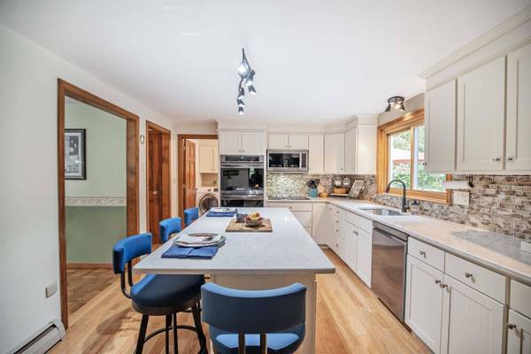 10 Zion Hill RD, Salem, NH 03079