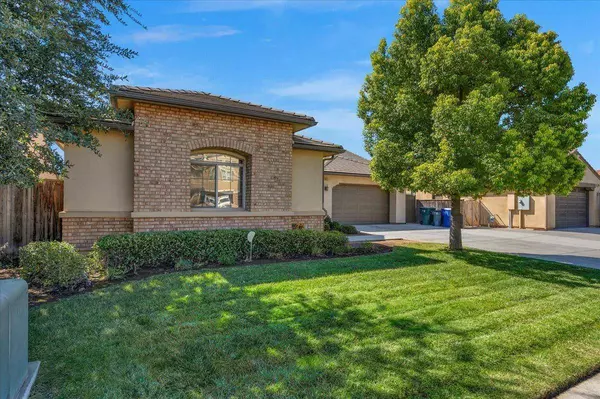 5911 W Donner Avenue, Fresno, CA 93722