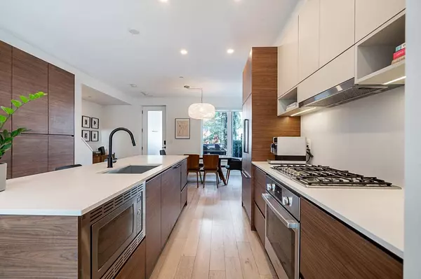 528 E 2ND ST #22, North Vancouver, BC V7L 0G8