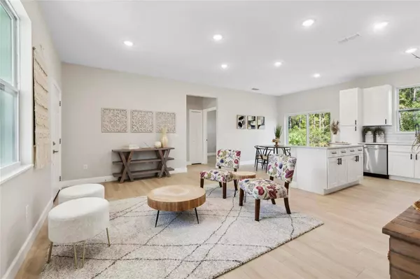 1620 9TH AVE, Deland, FL 32724