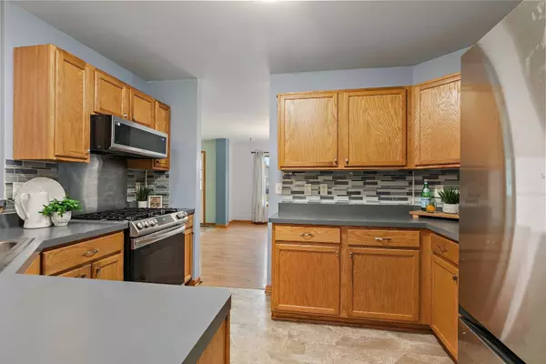 3321 Basswood LN, Dekalb, IL 60115