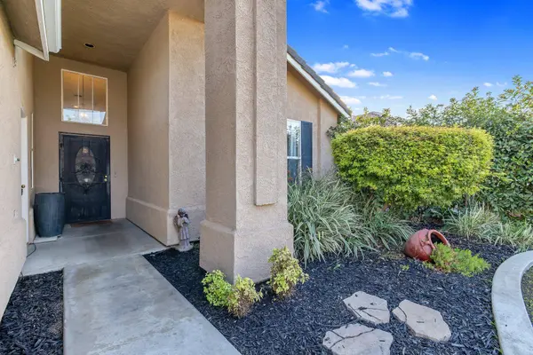 1425 E Sunnyside Avenue, Visalia, CA 93292