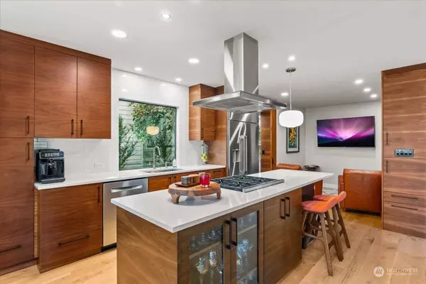 11216 NE 106th Place, Kirkland, WA 98033