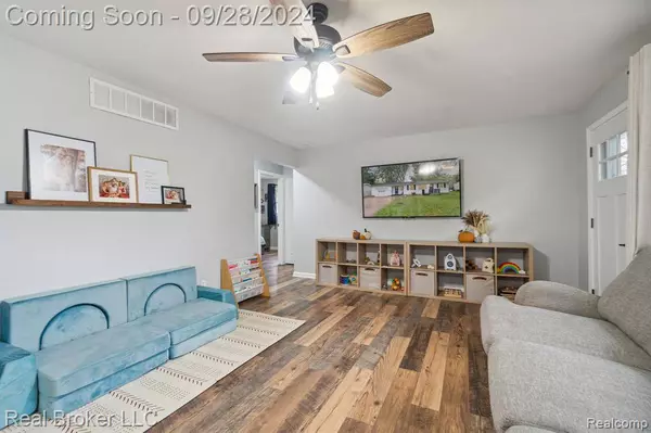 6078 FREEDOM Lane, Flint, MI 48506