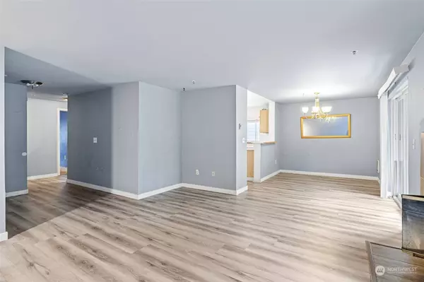 12412 109th Ct NE #C101, Kirkland, WA 98034