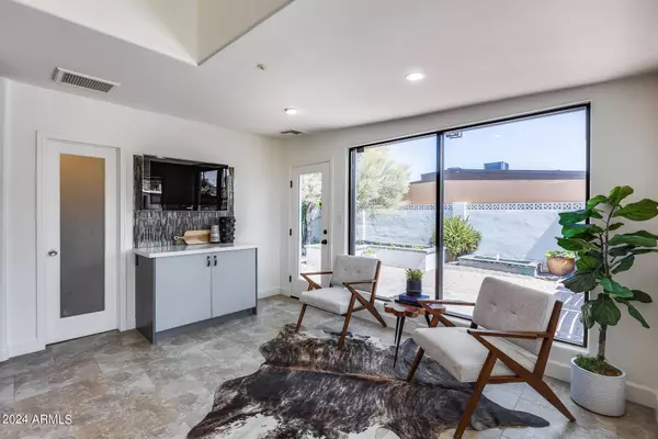 7042 E ORANGE BLOSSOM Lane, Paradise Valley, AZ 85253